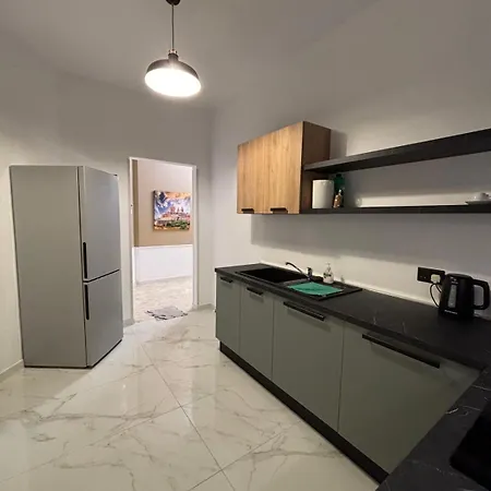 Apartment Zero55rooms 3-bed 3-bath With Sea Views *