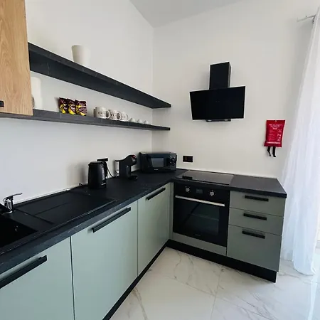 Zero55rooms 3-bed 3-bath With Sea Views *