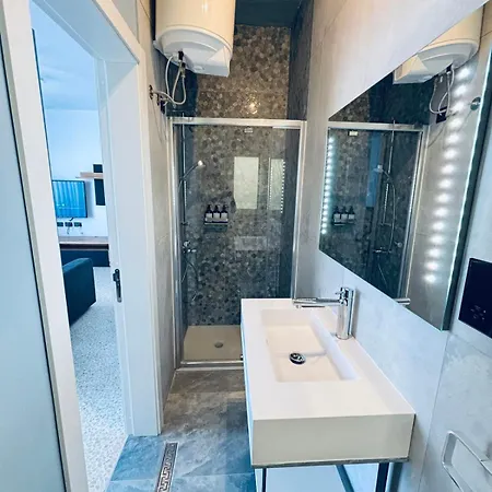 Zero55rooms 3-bed 3-bath With Sea Views * 슬리에마