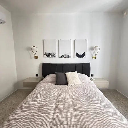 Apartment Zero55rooms 3-bed 3-bath With Sea Views *